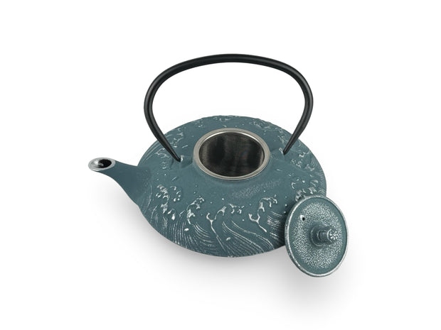 Japanese Tsunami Cast Iron Tetsubin Teapot